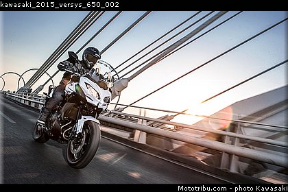 kawasaki_2015_versys_650_002.jpg