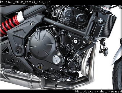 kawasaki_2015_versys_650_024.jpg