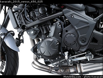 kawasaki_2015_versys_650_025.jpg