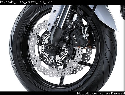 kawasaki_2015_versys_650_029.jpg