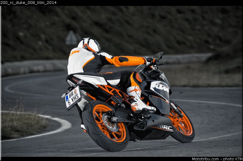 200_rc_duke_008_ktm_2014