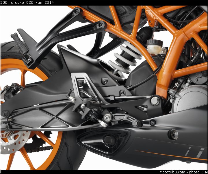 200_rc_duke_026_ktm_2014