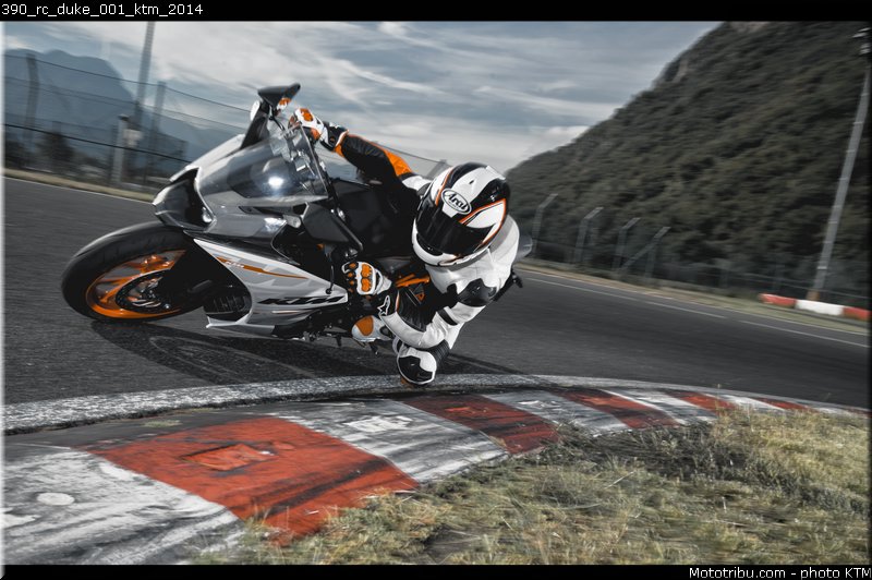 390_rc_duke_001_ktm_2014