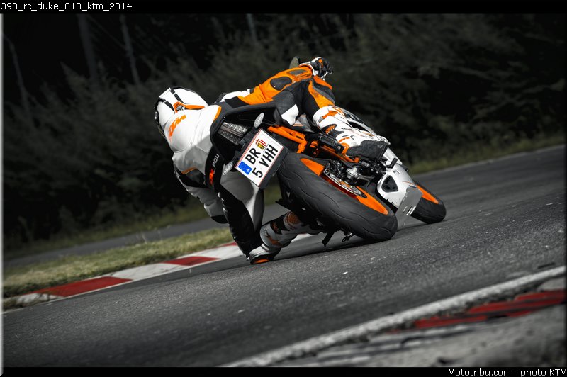390_rc_duke_010_ktm_2014