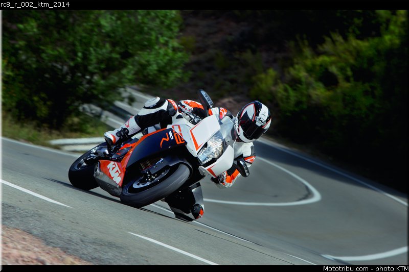 rc8_r_002_ktm_2014
