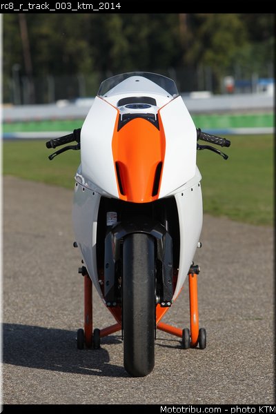 rc8_r_track_003_ktm_2014