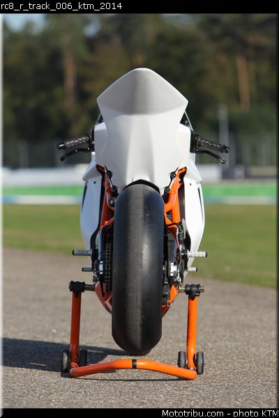 rc8_r_track_006_ktm_2014