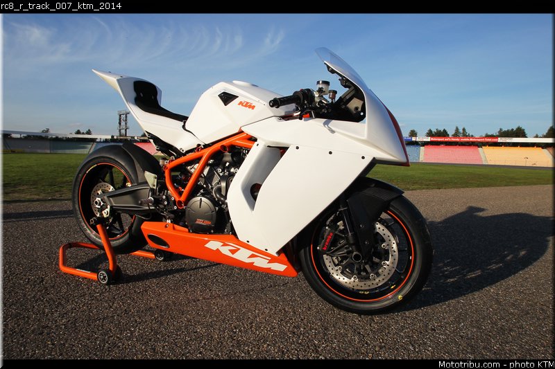 rc8_r_track_007_ktm_2014