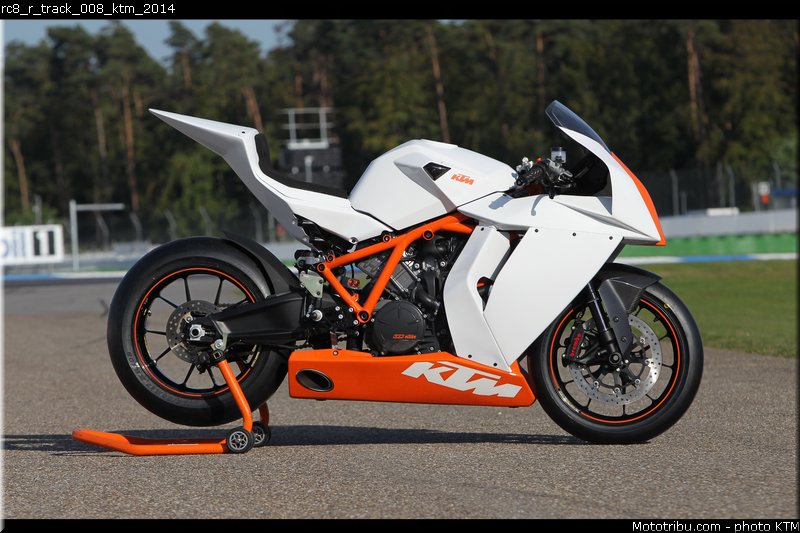 rc8_r_track_008_ktm_2014