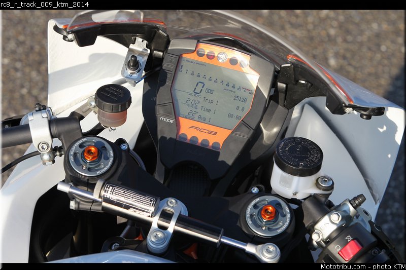 rc8_r_track_009_ktm_2014