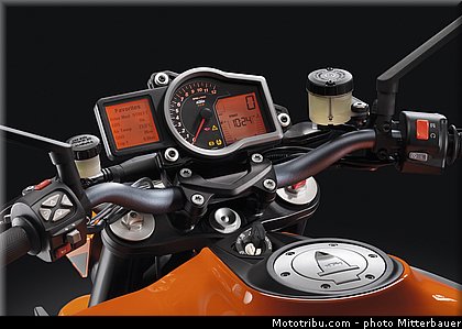 ktm_2014_1290_super_duke_r_042.jpg