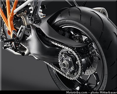 ktm_2014_1290_super_duke_r_043.jpg