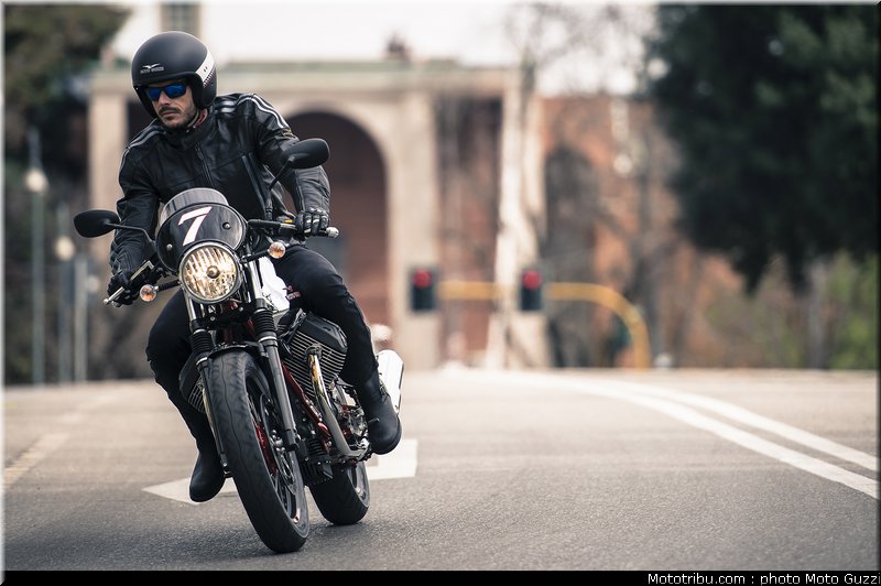 v7_racer_013_moto_guzzi_2014