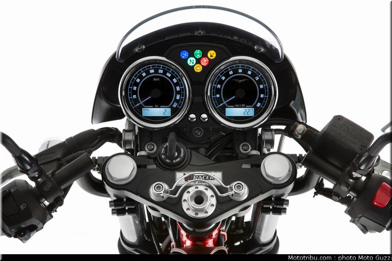 v7_racer_021_moto_guzzi_2014