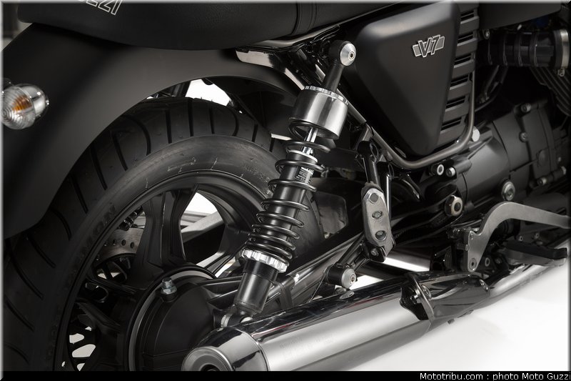 v7_racer_025_moto_guzzi_2014