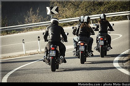 v7_011_moto_guzzi_2014.jpg