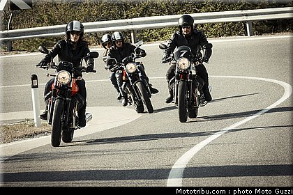 v7_012_moto_guzzi_2014.jpg