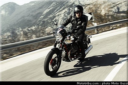 v7_racer_004_moto_guzzi_2014.jpg
