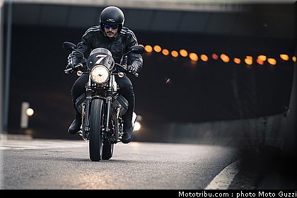 v7_racer_007_moto_guzzi_2014.jpg