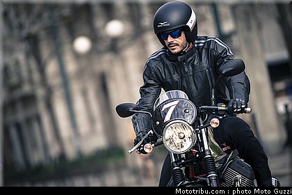 v7_racer_008_moto_guzzi_2014.jpg