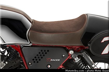 v7_racer_022_moto_guzzi_2014.jpg