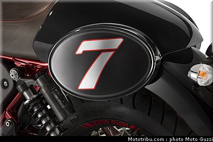 v7_racer_024_moto_guzzi_2014.jpg