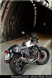 v7_racer_033_moto_guzzi_2014.jpg