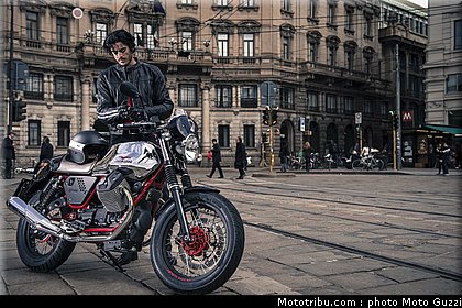 v7_racer_036_moto_guzzi_2014.jpg
