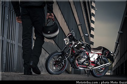 v7_racer_039_moto_guzzi_2014.jpg