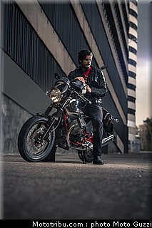 v7_racer_043_moto_guzzi_2014.jpg
