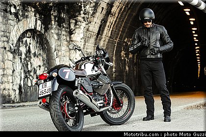 v7_racer_047_moto_guzzi_2014.jpg