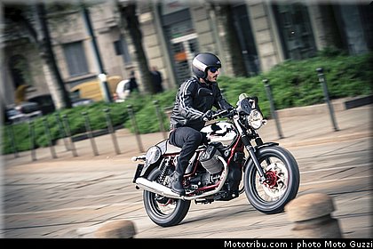 v7_racer_049_moto_guzzi_2014.jpg