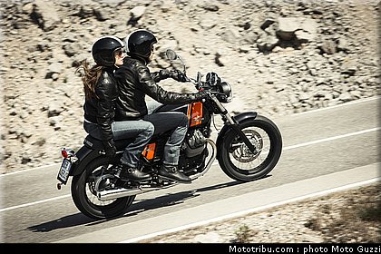 v7_special_010_moto_guzzi_2014.jpg