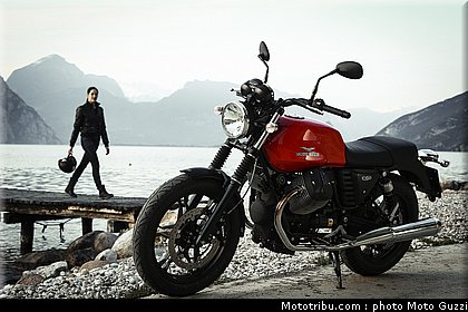 v7_stone_001_moto_guzzi_2014.jpg