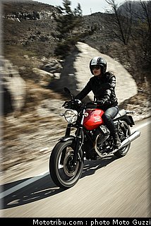 v7_stone_005_moto_guzzi_2014.jpg