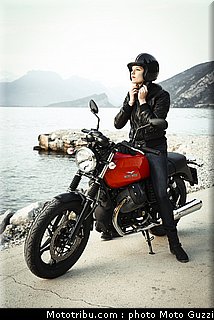 v7_stone_008_moto_guzzi_2014.jpg
