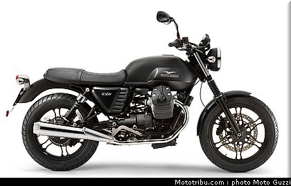 v7_stone_012_moto_guzzi_2014.jpg