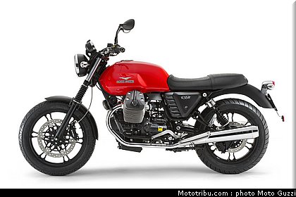 v7_stone_016_moto_guzzi_2014.jpg