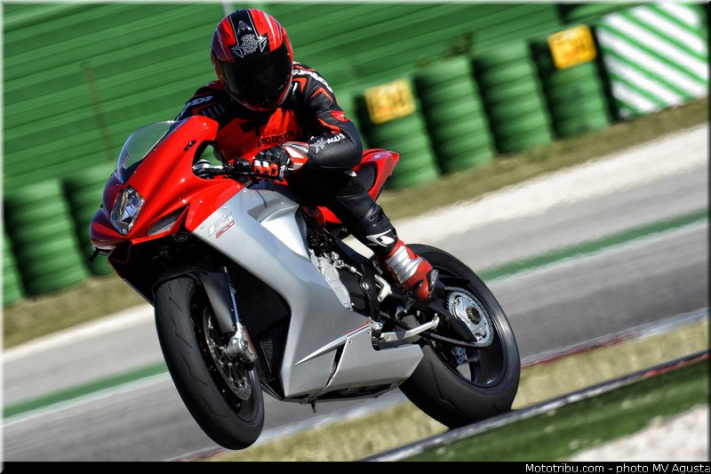 mv_agusta_2013_f3_800_0005