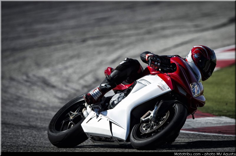 mv_agusta_2013_f3_800_0017