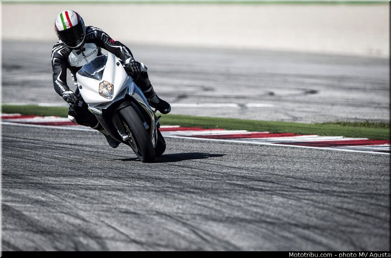 mv_agusta_2013_f3_800_0035