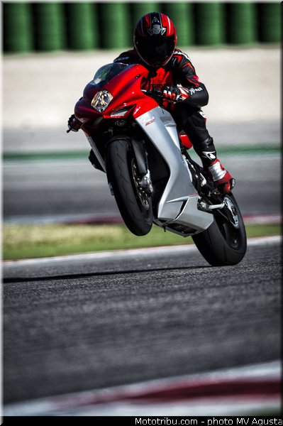 mv_agusta_2013_f3_800_0040