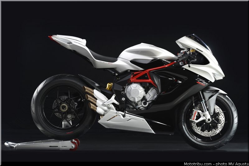 mv_agusta_2013_f3_800_0071