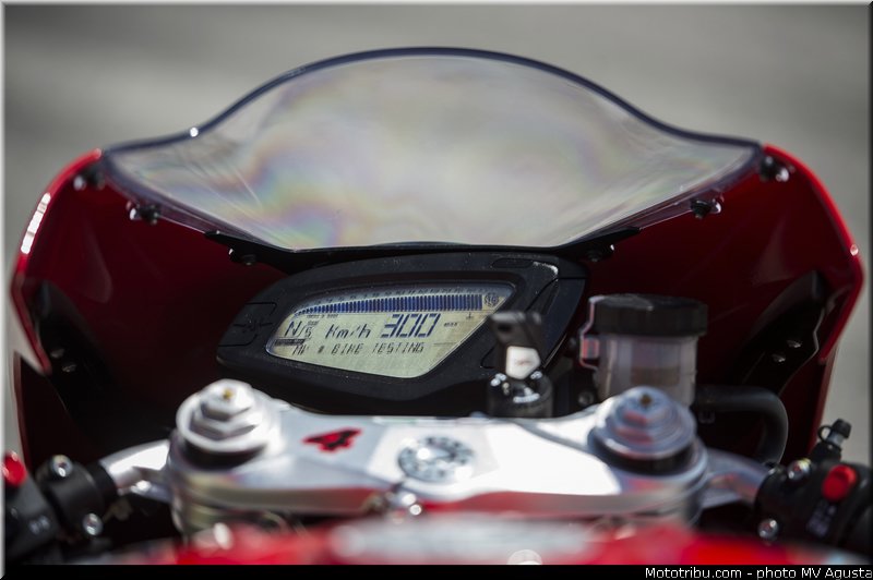 mv_agusta_2013_f3_800_0078