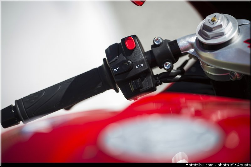 mv_agusta_2013_f3_800_0079