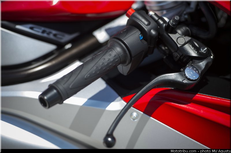 mv_agusta_2013_f3_800_0081