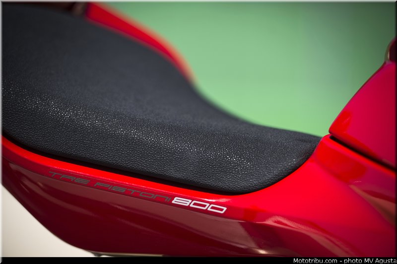 mv_agusta_2013_f3_800_0082
