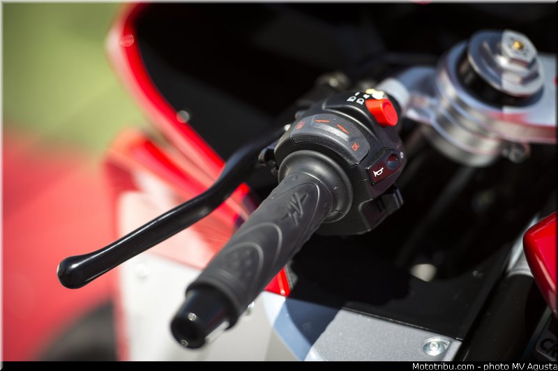 mv_agusta_2013_f3_800_0086