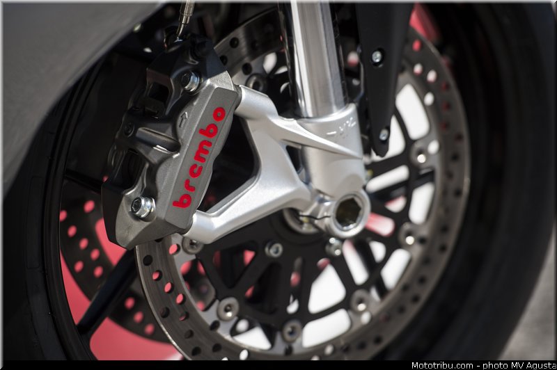 mv_agusta_2013_f3_800_0088