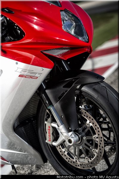 mv_agusta_2013_f3_800_0093